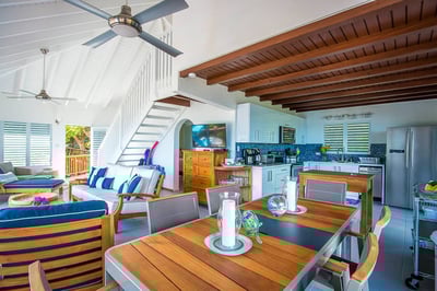 Luxury Villa Photo #7