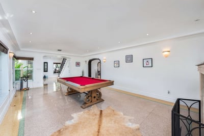 Luxury Villa Photo #20