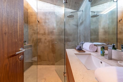 Luxury Villa Photo #35