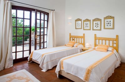 Luxury Villa Photo #11