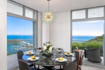 Luxury Villa Photo #14