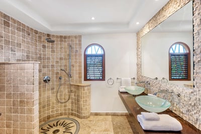 Luxury Villa Photo #31