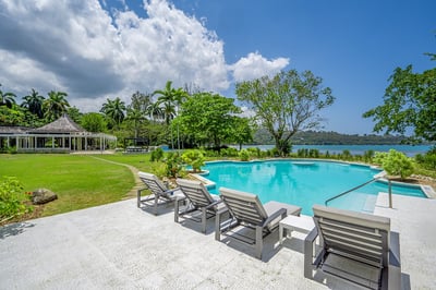 Luxury Villa Photo #6