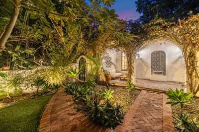 Luxury Villa Photo #15