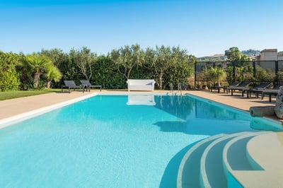 Luxury Villa Photo #5