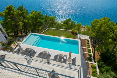 Luxury Villa Photo #2
