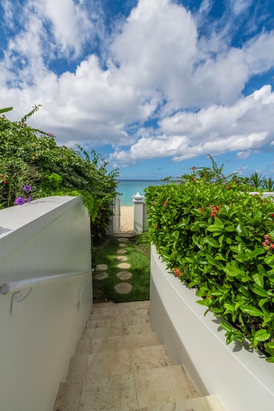 Luxury Villa Photo #6