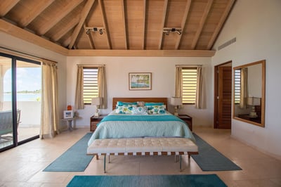 Luxury Villa Photo #12