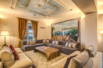 Luxury Villa Photo #7