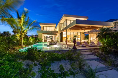 Luxury Villa Photo #6