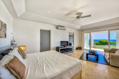 Luxury Villa Photo #43