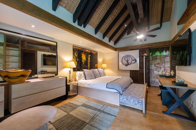 Luxury Villa Photo #57