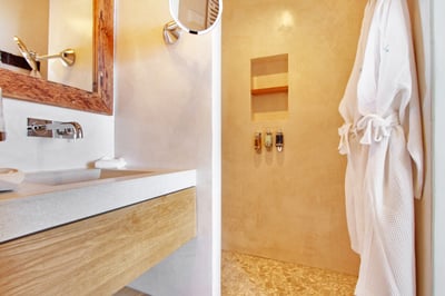 Luxury Villa Photo #38