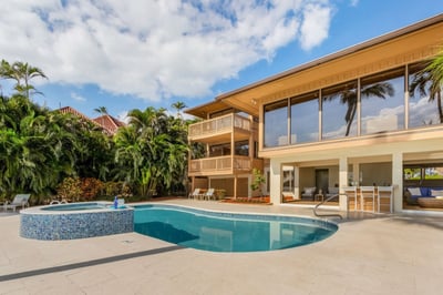 Luxury Villa Photo #2
