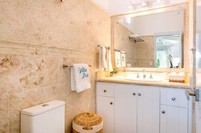 Luxury Villa Photo #11