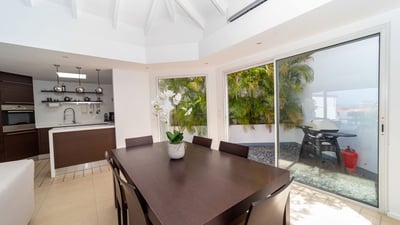 Luxury Villa Photo #14