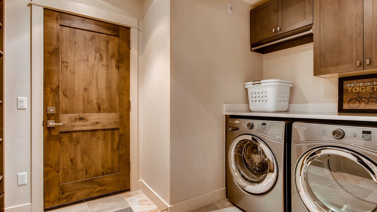 River Song at the Shores