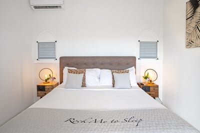 Luxury Villa Photo #30