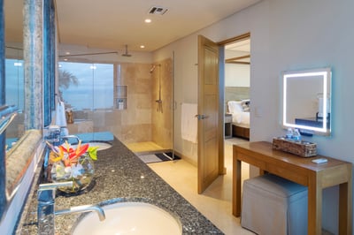 Luxury Villa Photo #38