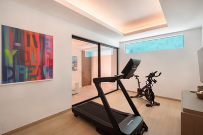 Luxury Villa Photo #26