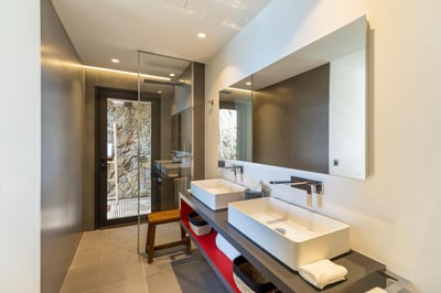 Luxury Villa Photo #16