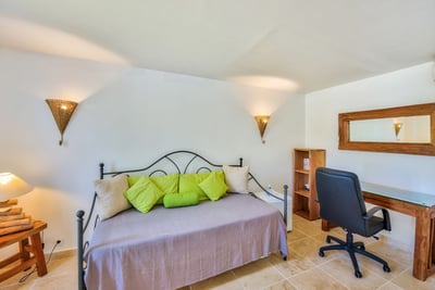 Luxury Villa Photo #37