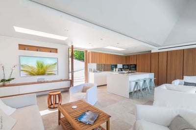 Luxury Villa Photo #12