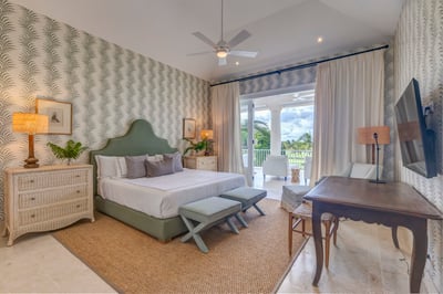 Luxury Villa Photo #38