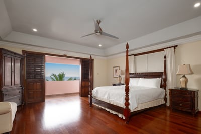 Luxury Villa Photo #19