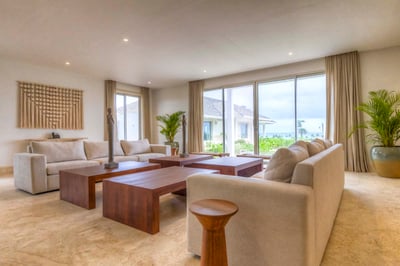 Luxury Villa Photo #20