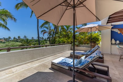 Luxury Villa Photo #3