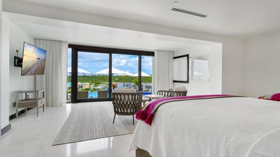 Luxury Villa Photo #37