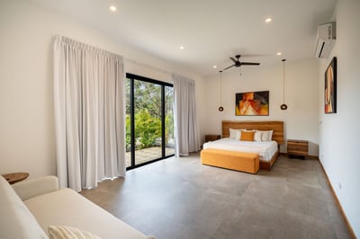 Main House – Primary 1: King Bed, AC & Private Terrace