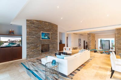Luxury Villa Photo #14