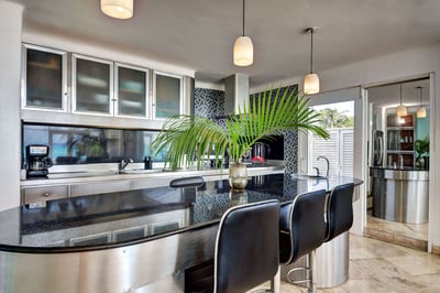 Luxury Villa Photo #13