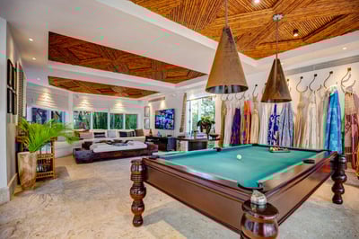 Luxury Villa Photo #24