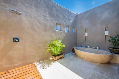 Luxury Villa Photo #26