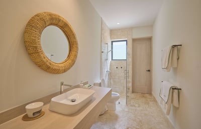 Luxury Villa Photo #30