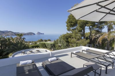 Luxury Villa Photo #8