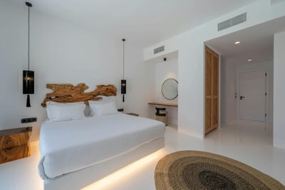 Luxury Villa Photo #29