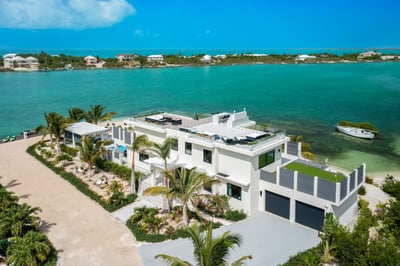 Luxury Villa Photo #32