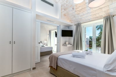 Luxury Villa Photo #36