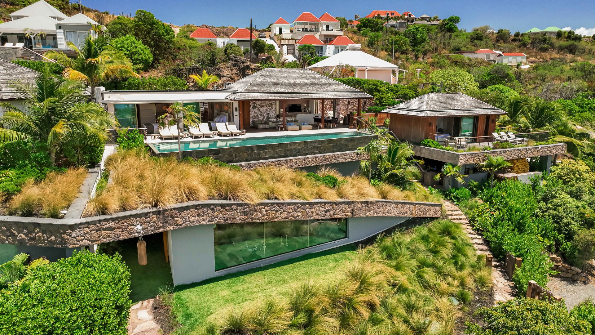 Grand Cul-de-Sac,Tourmaline