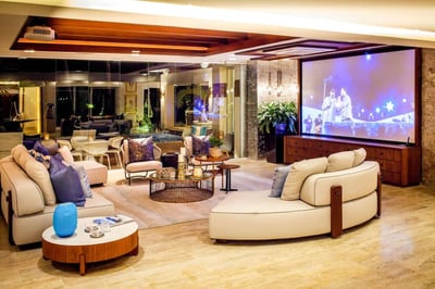 Luxury Villa Photo #6