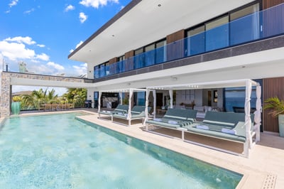 Luxury Villa Photo #10