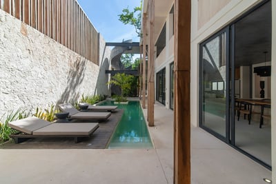 Luxury Villa Photo #3