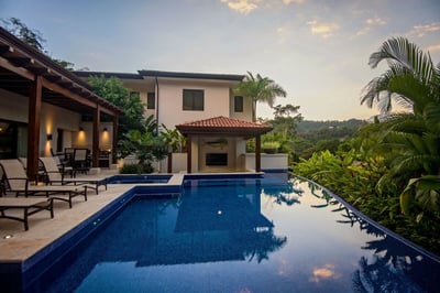 Luxury Villa Photo #10