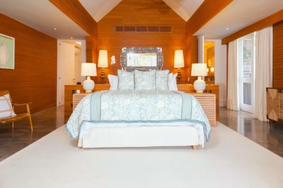 Luxury Villa Photo #12