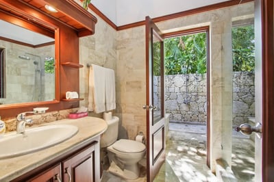 Luxury Villa Photo #31