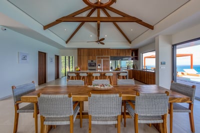 Luxury Villa Photo #22